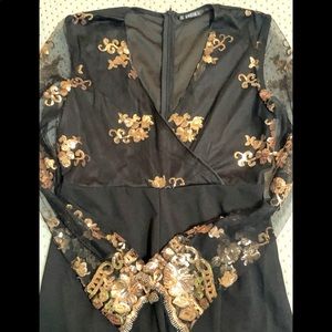 Beautiful  rose gold sparkly pantsuit ✨ Great for any special occasion🖤